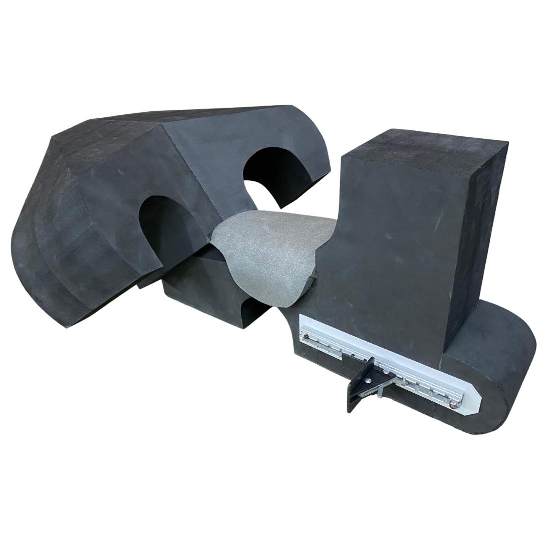 Structure en mousse permettant de s'asseoir dans un canot sans banc