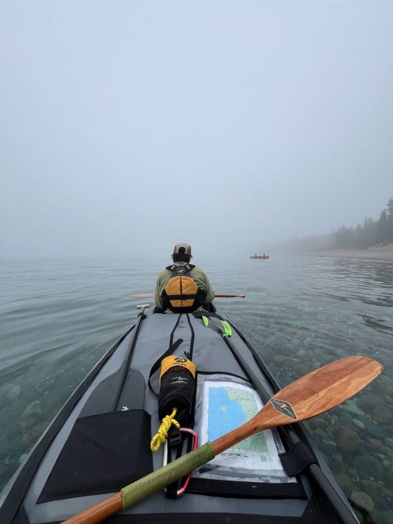 Canot double équipé d'une toile de pontage grise Canots Légaré